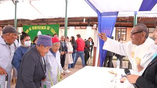 Huancayo:  “Sacerdote ambulante” realiza liturgia en asilo que es su nuevo hogar