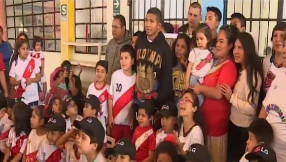 ¡Grande 'Orejas'! Edison Flores dona fiesta de promoción a niños de su excolegio que fue robado