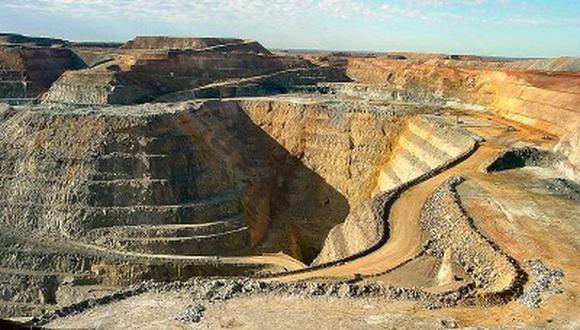 Minera explotará 7,6 millones de onzas de oro en Ichuña