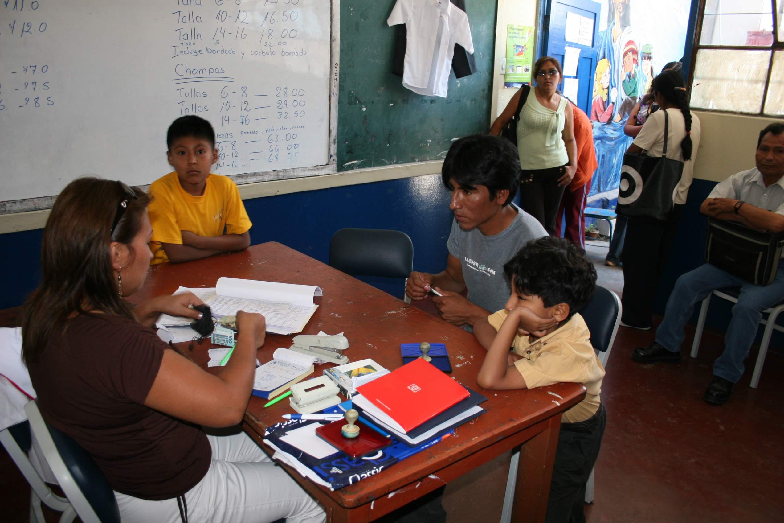 Advierten que trámites por traslado de colegios son gratuitos 