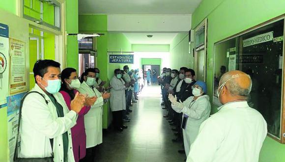 Galenos de los hospitales Eleazar Guzmán Barrón, La Caleta y Víctor Ramos Guardia paralizarán sus labores para exigir al gobernador regional que gestione pago a trabajadores.