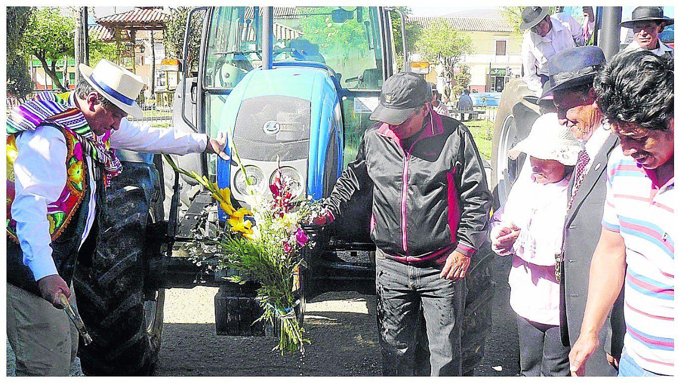 ​Ministerio de Agricultura entrega maquinarias a través del programa Agro Ideas