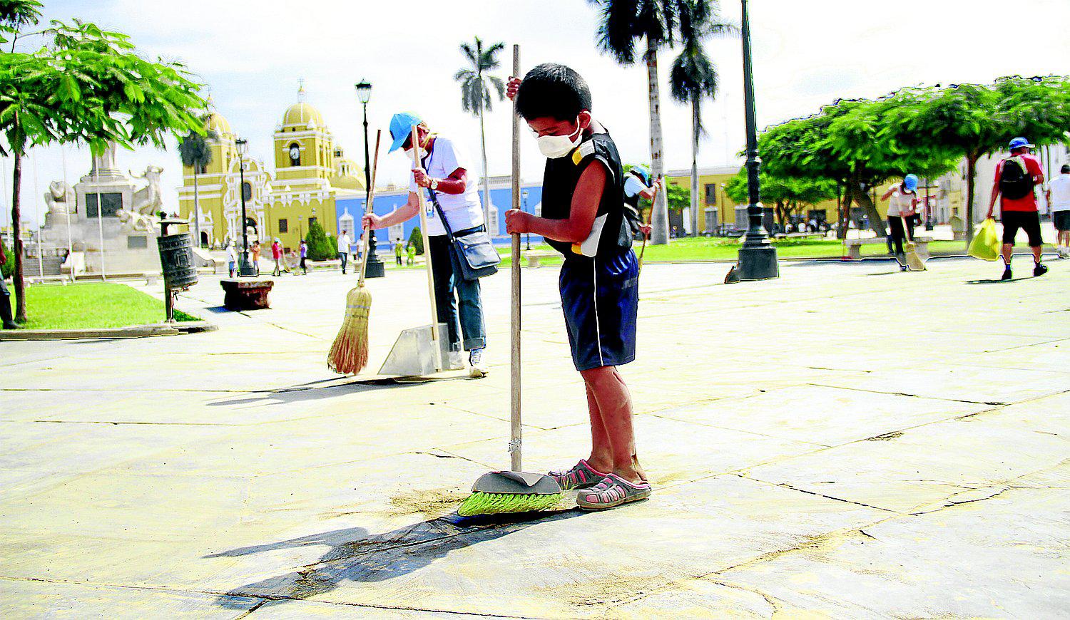 La Libertad: Trujillo emerge y ciudadanos se unen para limpiarla tras azote de siete huaicos
