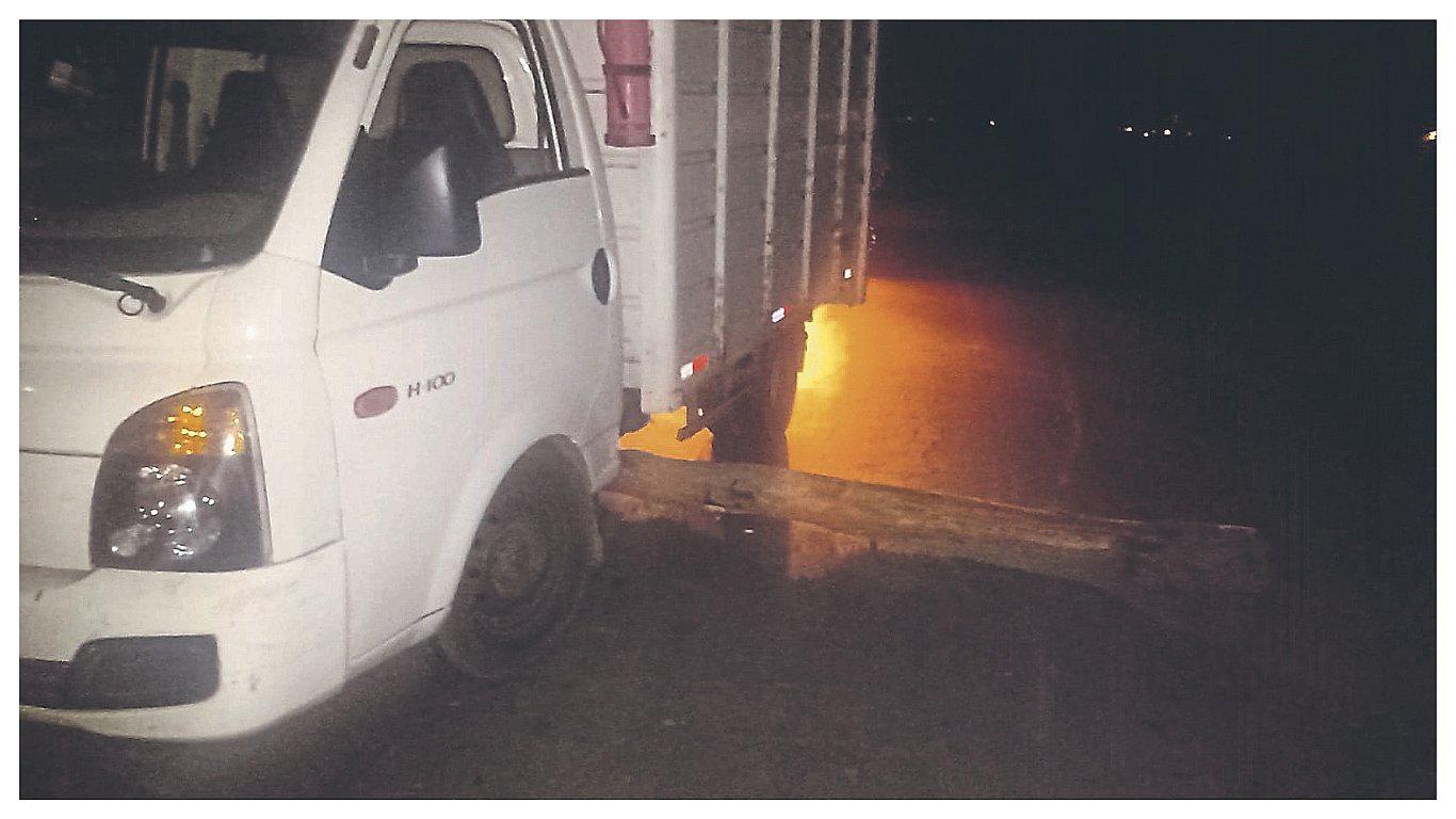 A balazos Policía frustra asalto a camión de víveres 