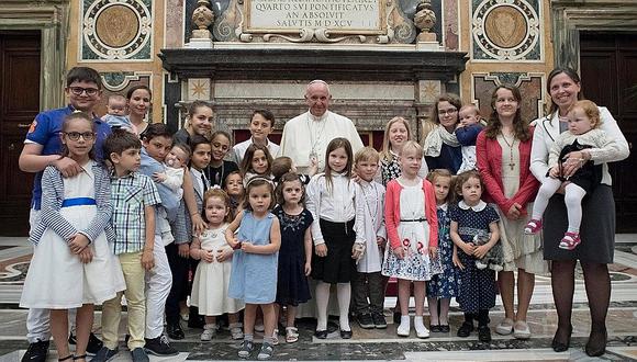 Papa Francisco recibe a niños afectados por el terremoto y les da un hermoso mensaje de fe