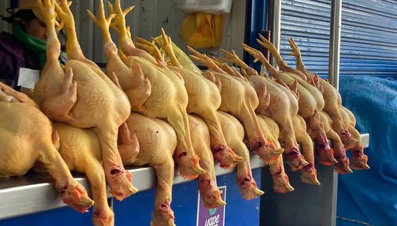 Población deja de consumir el pollo por temor a la gripe aviar. (Foto: GEC)