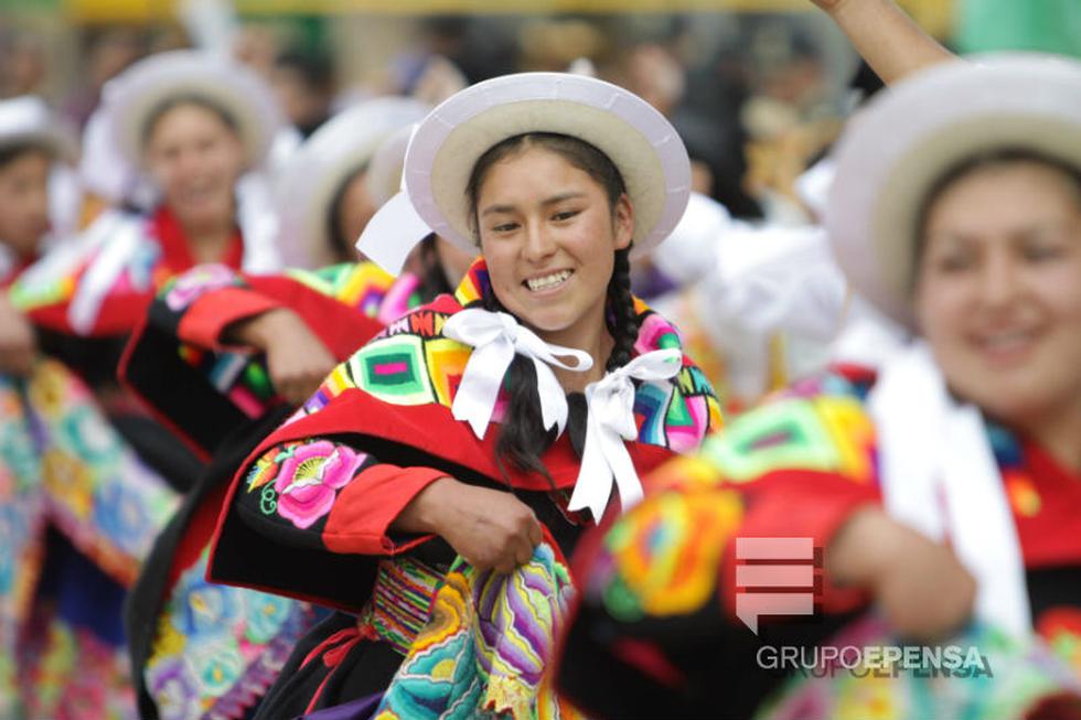 FOTOS: Huaylarsh se goza en distrito de Chupuro