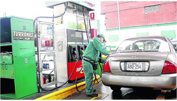 ​Combustibles no bajan de precio en grifos pese a la reducción de costos