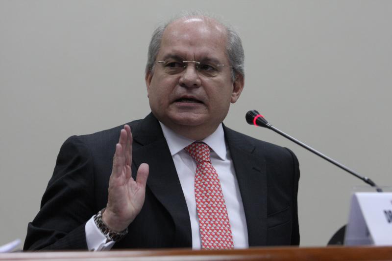 Ministro de Defensa viajará a Rusia