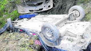 Un muerto y dos heridos en camioneta que cae a pendiente