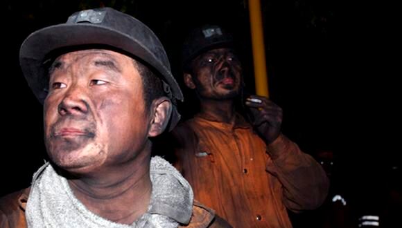 Explosión en mina de carbón deja a 22 personas atrapadas
