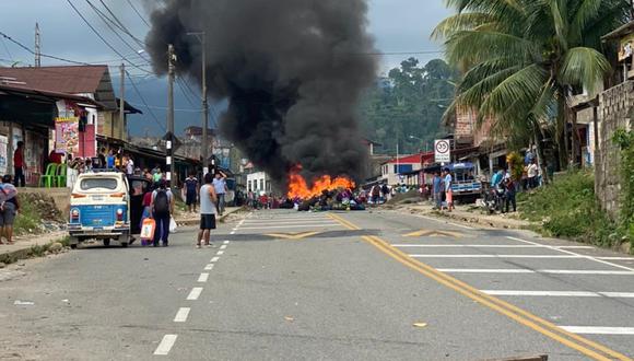 Los manifestantes apedrearon dos unidades que terminaron con daños materiales de consideración. (Foto: Difusión)