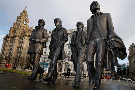 Inauguran una estatua de The Beatles en Liverpool