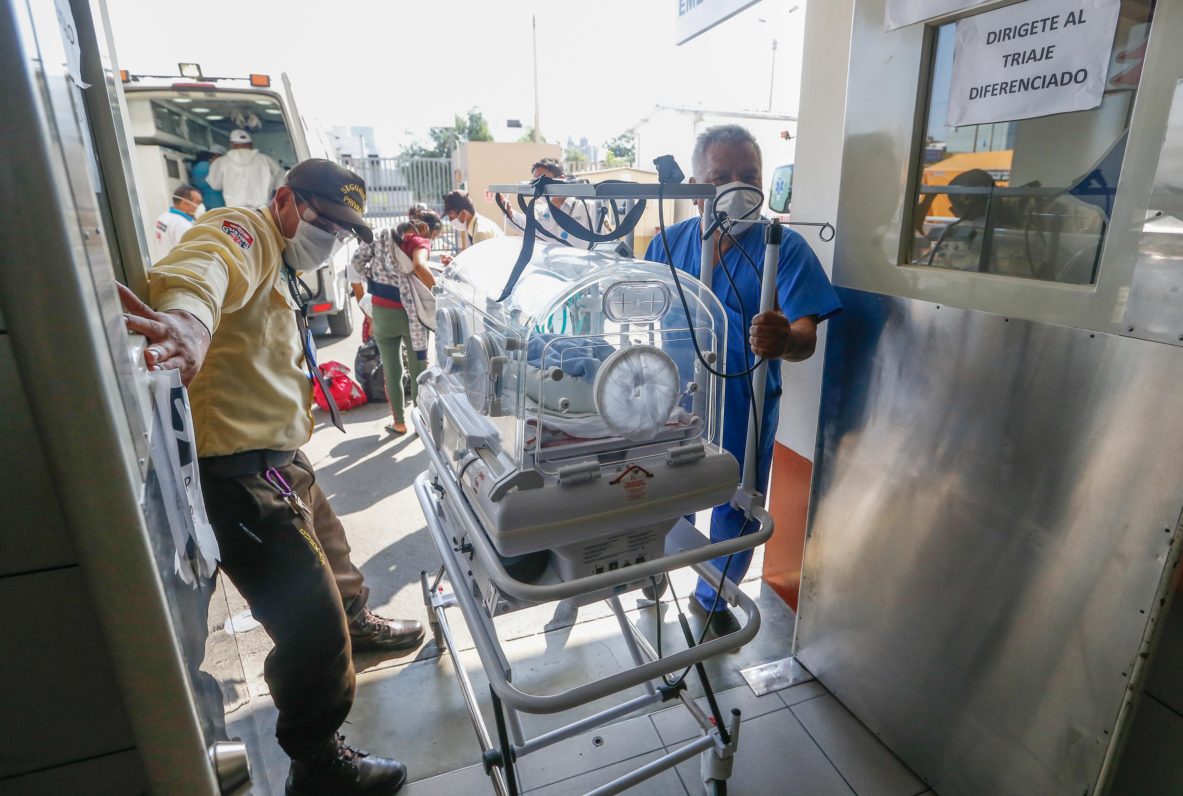Amazonas. Las gemelas recién nacidas fueron internadas esta tarde en el Instituto de Salud del Niño. (SAMU)
