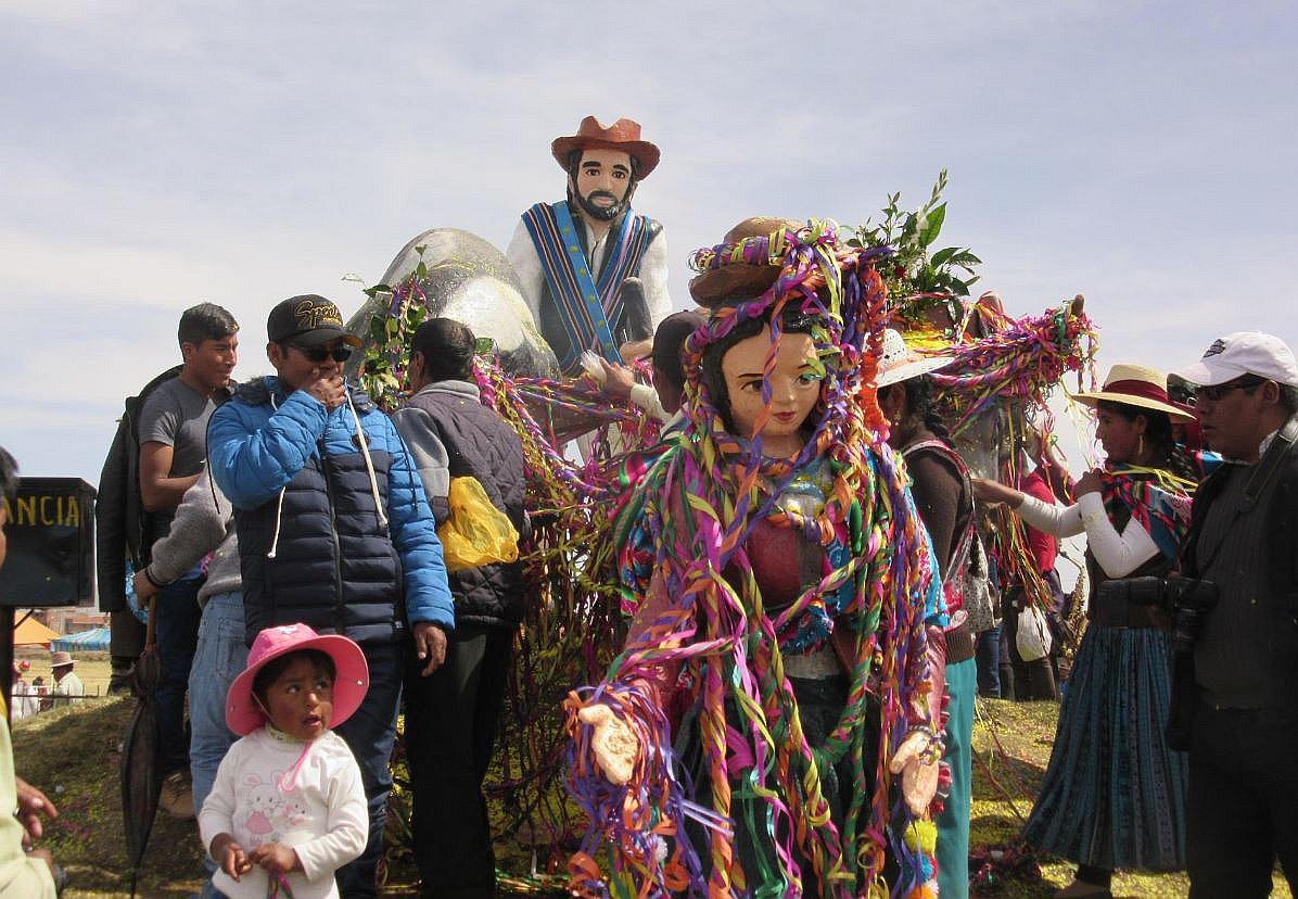 Juliaca: San Isidro congregó a miles sobre el río Cacachi 