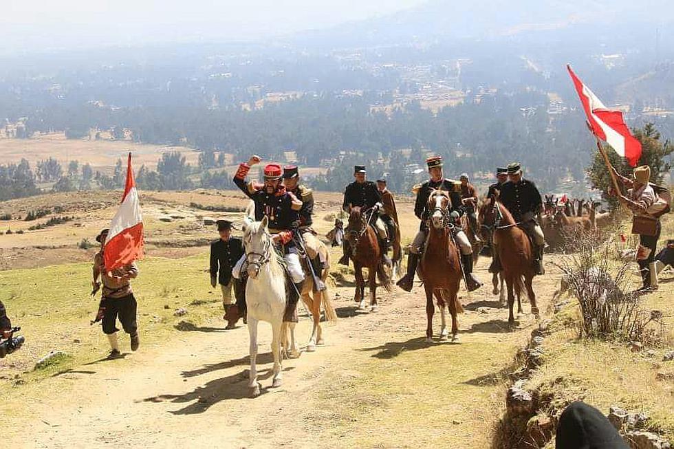 ​Soldados y alumnos reviven gesta heroica de las batallas de Marcavalle y Pucará 