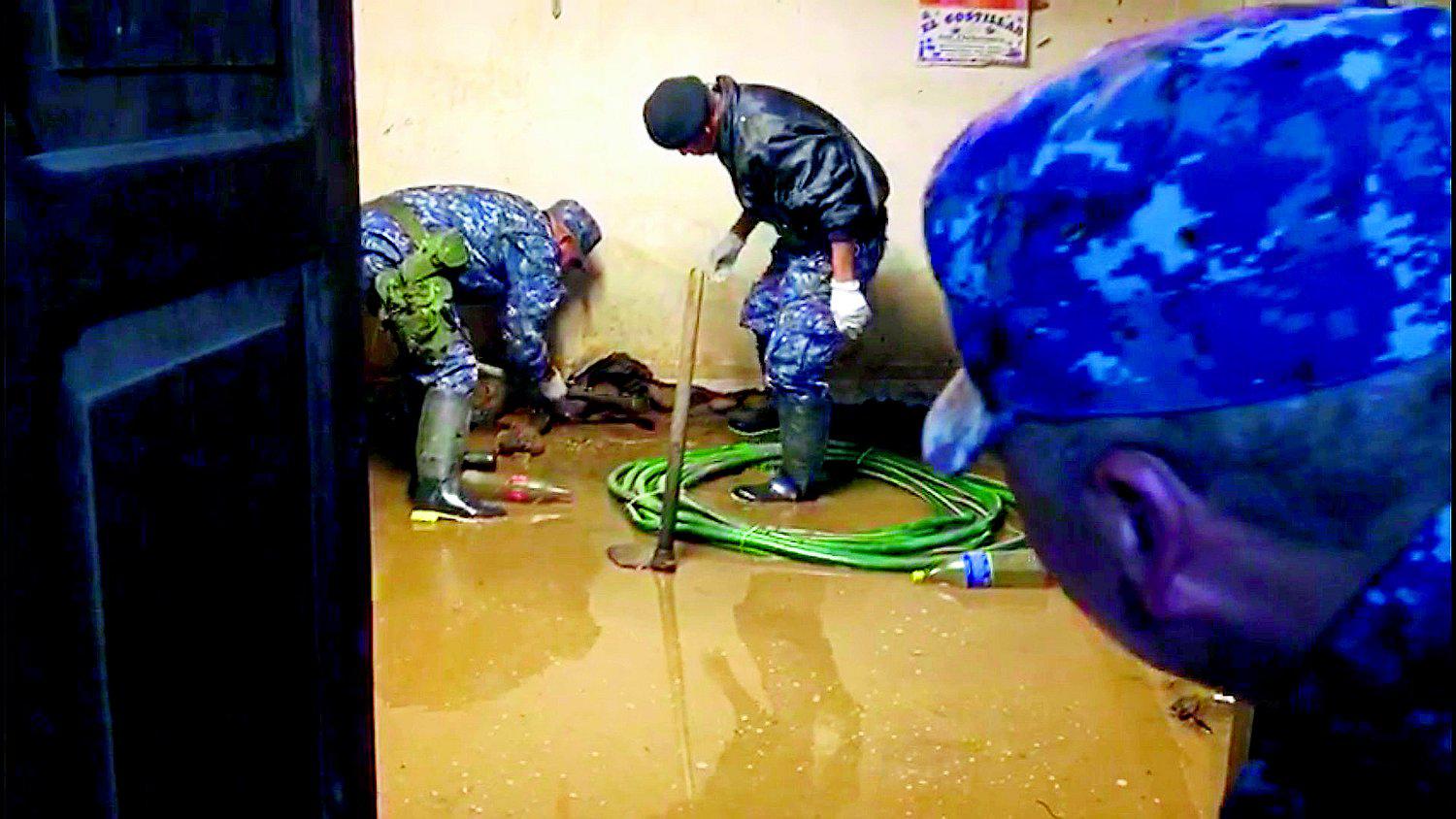 Más de diez viviendas inundadas por colapso de desagüe en Concepción