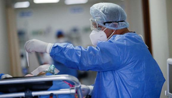 Son cerca de 200 profesionales que se han contagiado entre EsSalud y los dos principales hospitales del Minsa. (Foto: REUTERS / Daniel Becerril)
