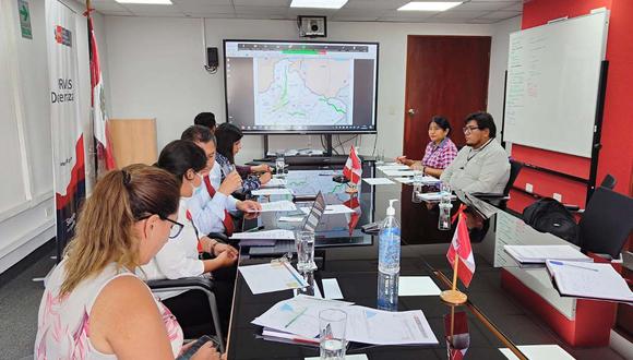 Congresista Esmeralda Limachi se reunió con funcionarios de Provías, Pro Región y el Gobierno Regional. (Foto: Difusión)