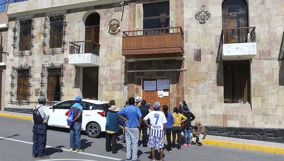 ​Regidores desaprueban compra directa de canastas en Paucarpata