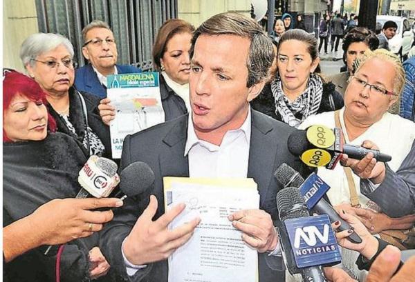 Alcalde de Magdalena presenta videos contra directora de IMP, Flor de María Valladolid