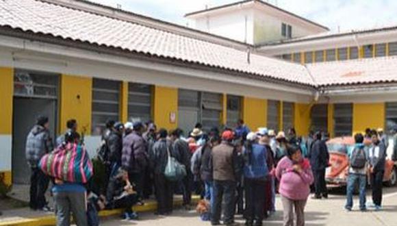 Golpean a mujer por sospechas de asesinato en Puno