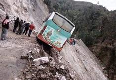 Áncash: 40 pasajeros de bus se salvan de caer a abismo en carretera Lima - Pomabamba (FOTOS)