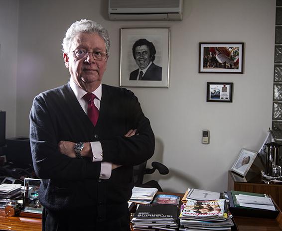 Luis Agois Banchero: "En el Perú ningún medio controla la libertad de expresión ni a la opinión pública"