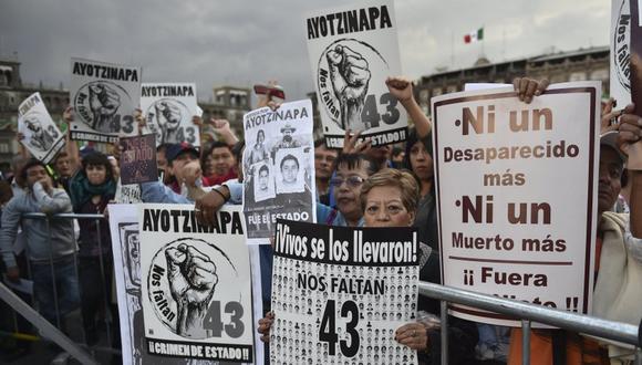 México llora a sus 43 estudiantes a un año de su desaparición (VIDEO)