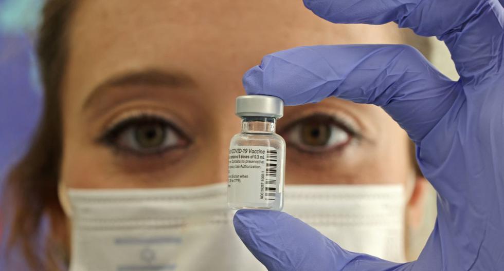 Imagen de la vacuna de Pfizer contra el COVID-19. (Foto: Menahem KAHANA / AFP).
