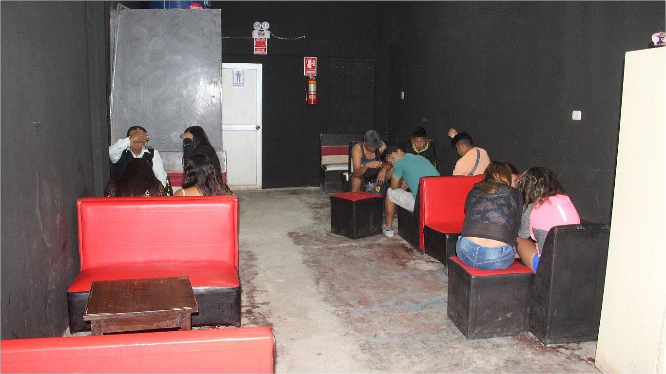 Intervienen dos locales clandestinos y detienen 10 mujeres