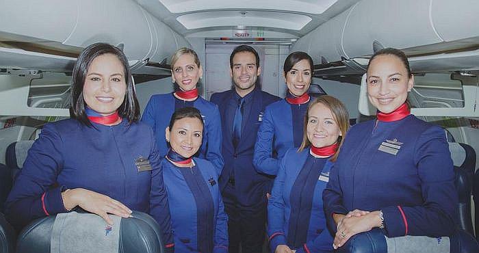 Latam presenta a la tripulación que traerá al papa Francisco a Perú