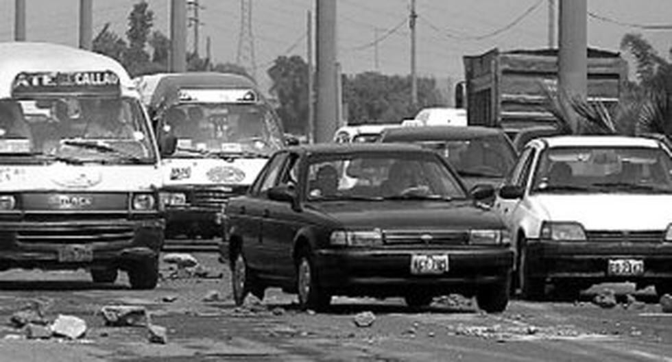 Bloquean Carretera Central PERU CORREO