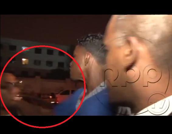 Alianza Lima: Miguel Araujo agredió a hincha 'blanquiazul' (VIDEO)