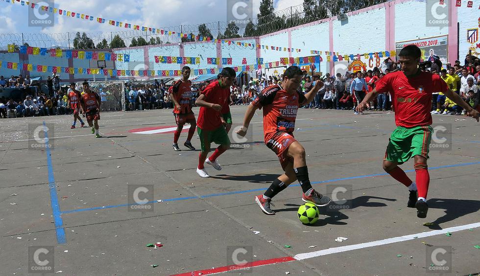 Desde penal de Huancayo, internos mandan mensajes de apoyo a Paolo Guerrero (VIDEO)