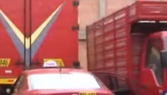 Policía detuvo a dos integrantes de ‘Los rápidos y furiosos de Zapallal’ cuando estaban por desmantelar un auto robado. (Foto: captura video Latina)