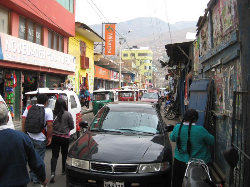 Caos vehicular se apodera de las calles de Huánuco