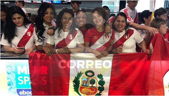 Hinchas peruanos recibieron a la selección nacional en aeropuerto de Suiza (FOTOS)