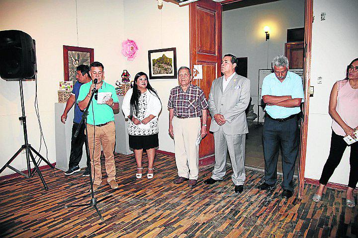 Presentan exposición “Hecho a Mano” en sala de exposiciones de la UNICA