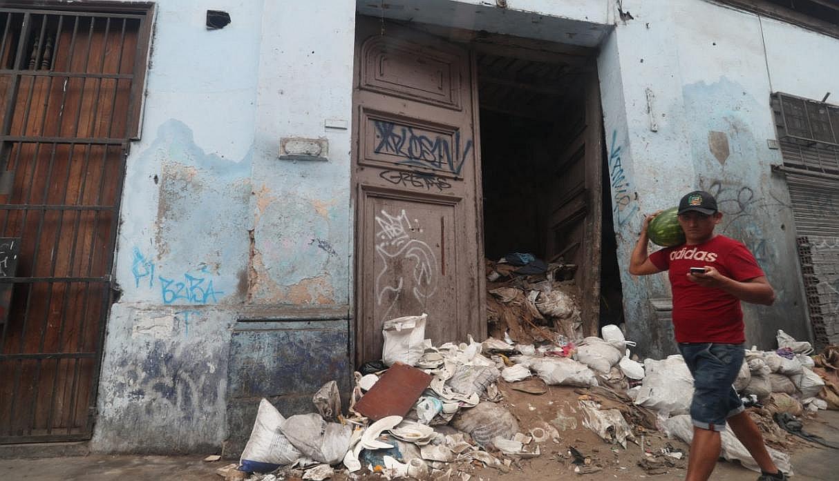 Patrimonio Cultural de la Nación "El Buque", convertido en un depósito de desmonte y basura