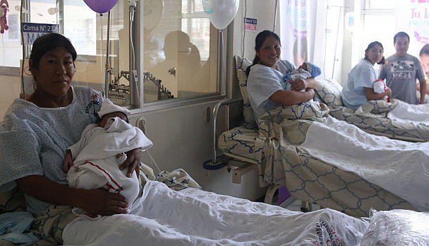 Ministerio de Salud recomienda retrasar el corte de cordón umbilical después del parto