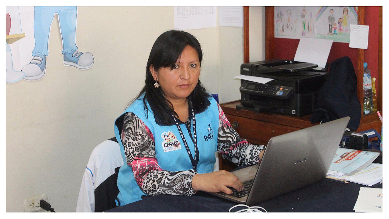 Amenazan a censadores con descontarles 10 soles si no devuelven polos 