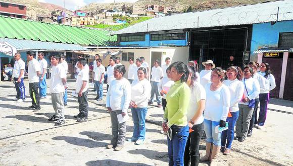 La Oroya: 45 reclusos inician clases entre barrotes