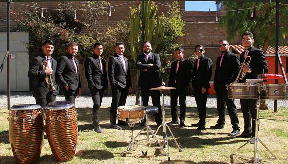 ​"La Poderosa Suqta" orquesta formada por peruanos y venezolanos, da la hora en Huancayo