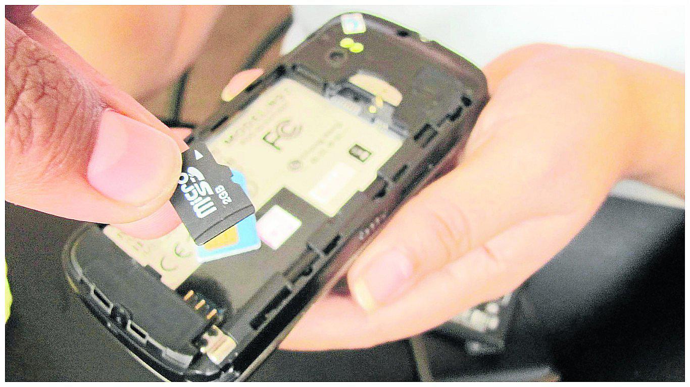 Cuidado con esto: cambiar chip bloquea los celulares