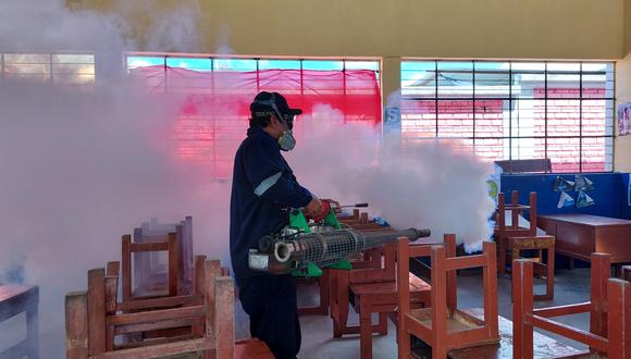 En el centro poblado Uña de Gato del distrito Papayal se fumiga 1,020 viviendas para prevenir enfermedades metaxénicas