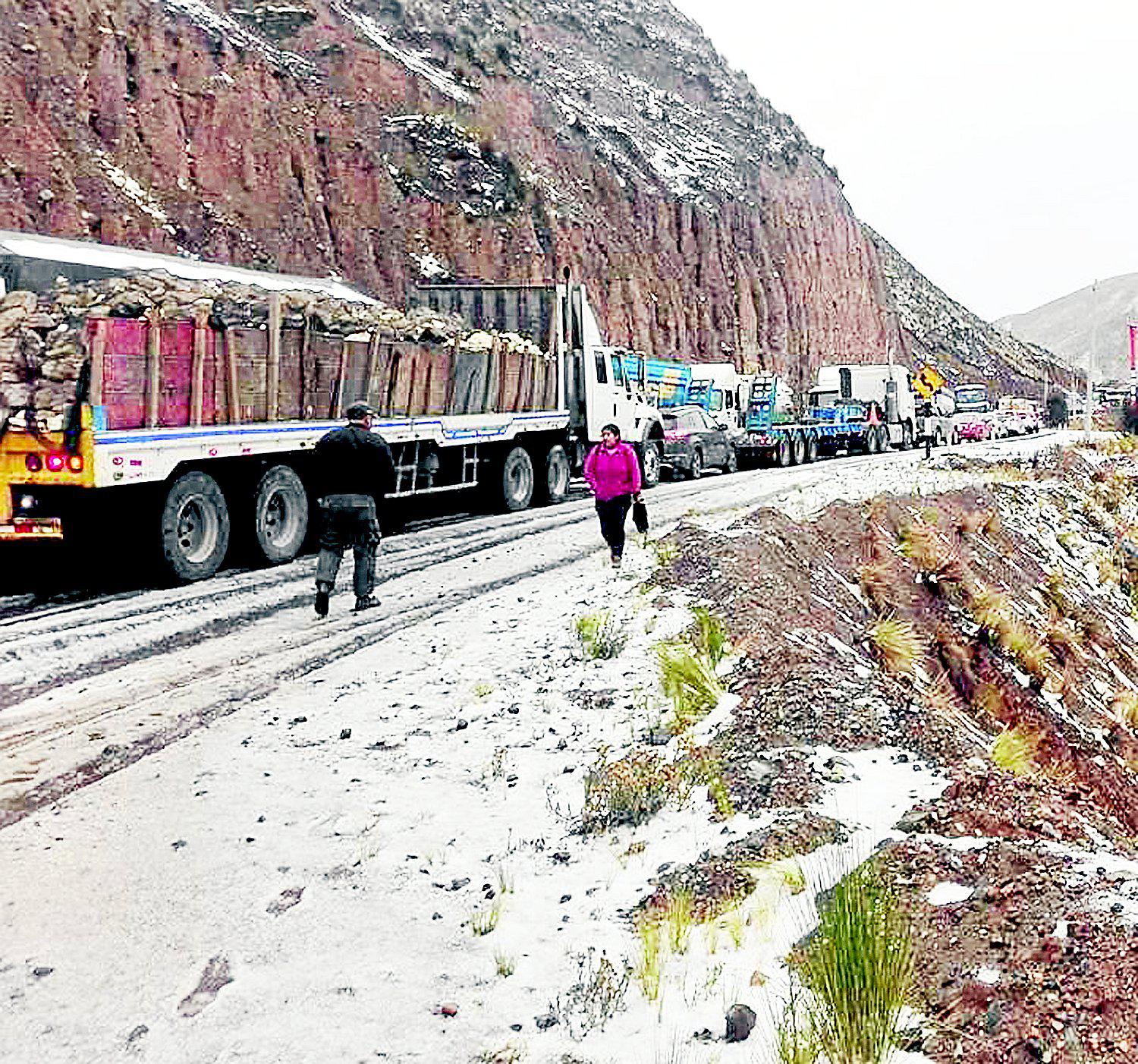 ​Nevadas en Ticlio restringen paso por Carretera Central 