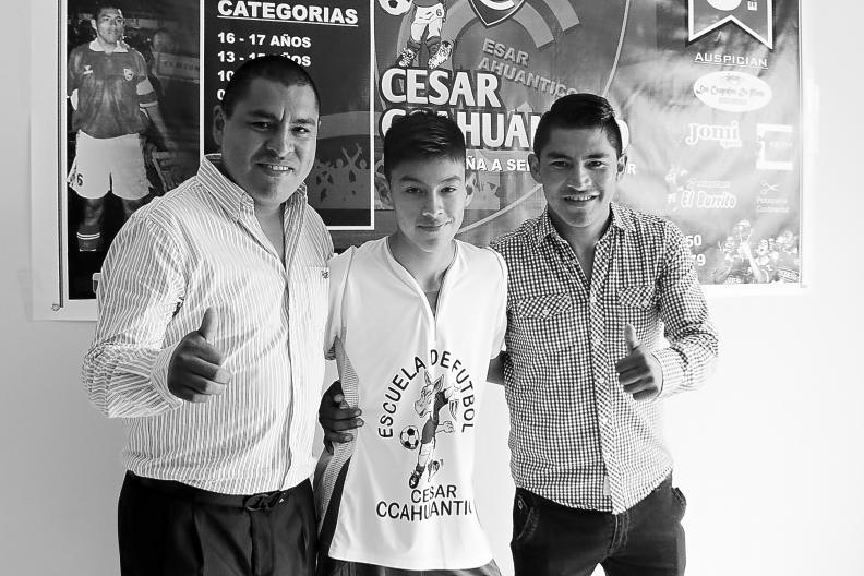 Exjugador Ccahuantico dirigirá escuela de fútbol en Cusco