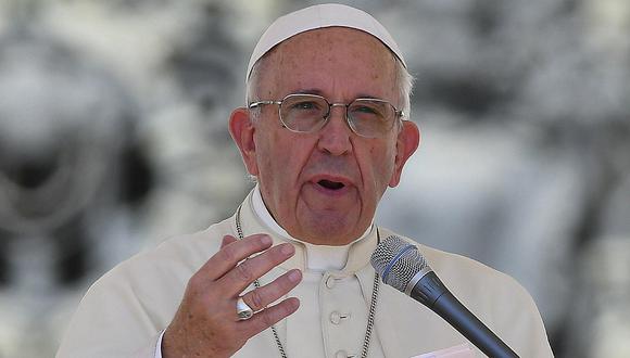 El papa pide a religiones reconocer que "matar en nombre de Dios es satánico"