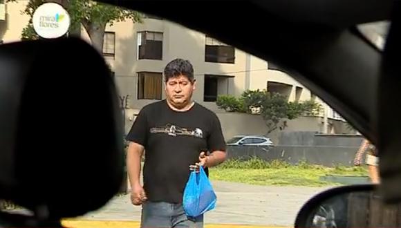Taxista devolvió paquete de joyas que pasajera olvidó en su vehículo 